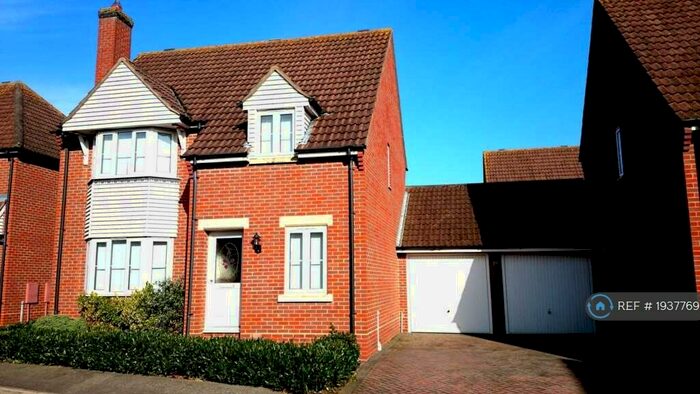3 Bedroom Detached House To Rent In Cypress Court, Dunmow, CM6