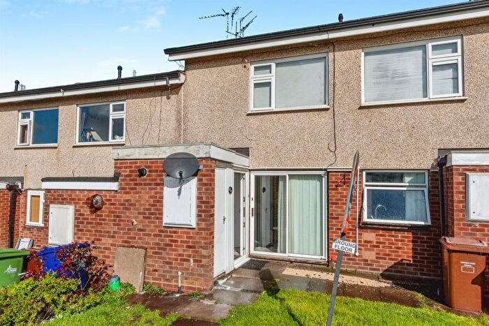 2 Bedroom Flat For Sale In Devon Green, Cannock, WS11