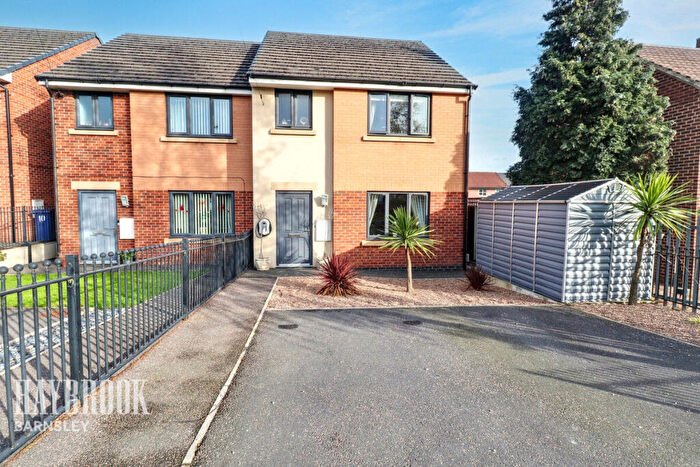 3 Bedroom Semi Detached House For Sale In Croft Avenue, Royston, S71