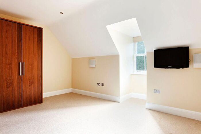 1 Bedroom Flat To Rent In Mount Harry Road, Sevenoaks, TN13
