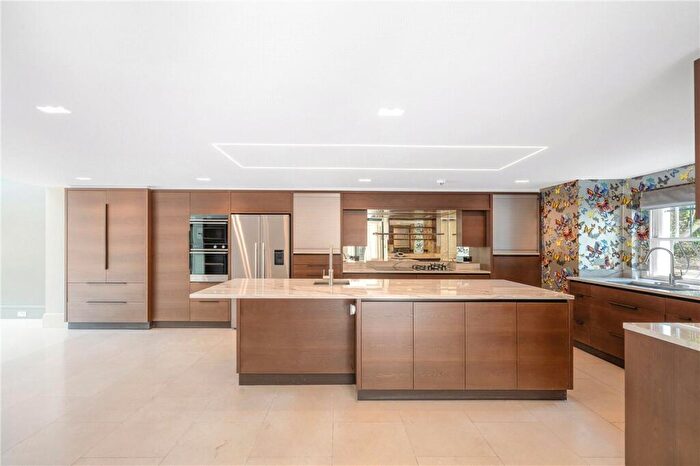 5 Bedroom End Of Terrace House For Sale In Park Hall Road, London, SE21