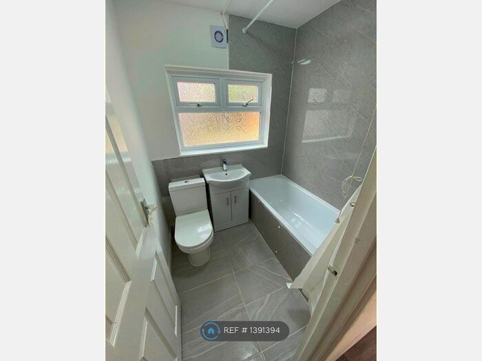 2 Bedroom Flat To Rent In Bengal Road, Ilford, IG1