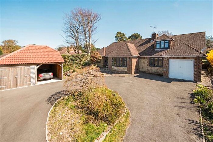 3 Bedroom Detached House For Sale In Woodpecker Lane, Storrington, West Sussex, RH20