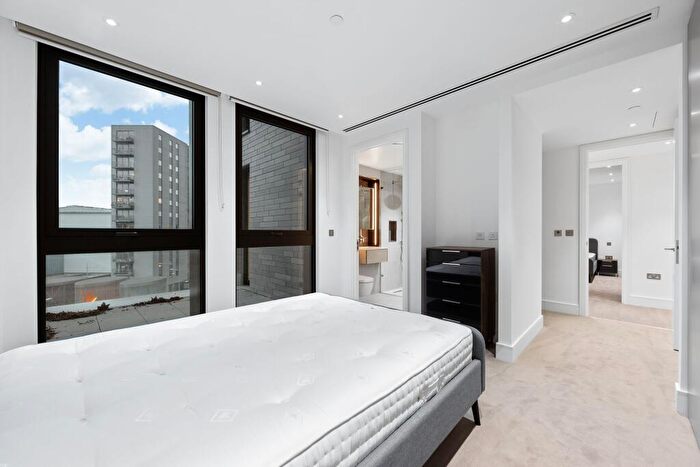 2 Bedroom Apartment For Sale In Carrara Tower, Bollinder Place, London, EC1V - Photo 5