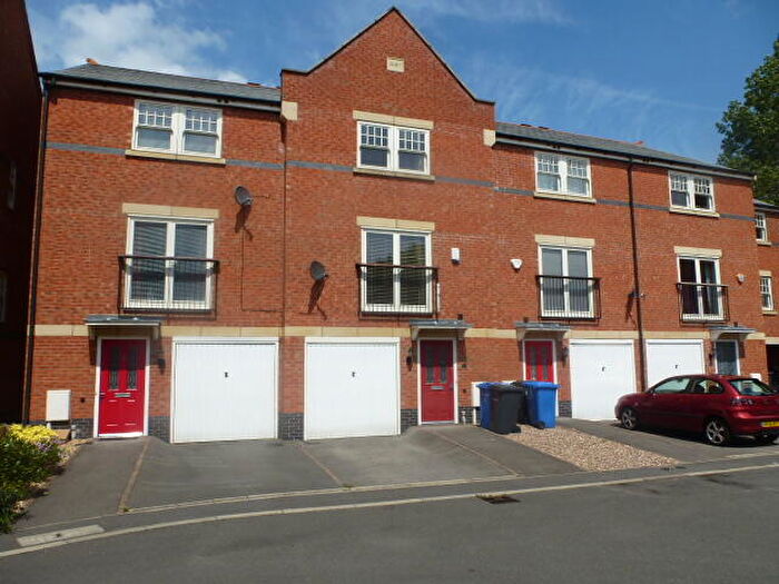 4 Bedroom House To Rent In Auriga Court, Derby, DE1