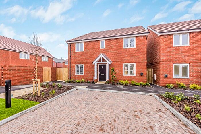 3 Bedroom Detached House For Sale In The Springs, Hambrook, PO18