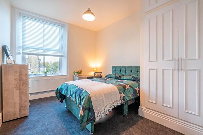 3 Bedroom Flat To Rent In Flat, Lawson Road, Sheffield, S10