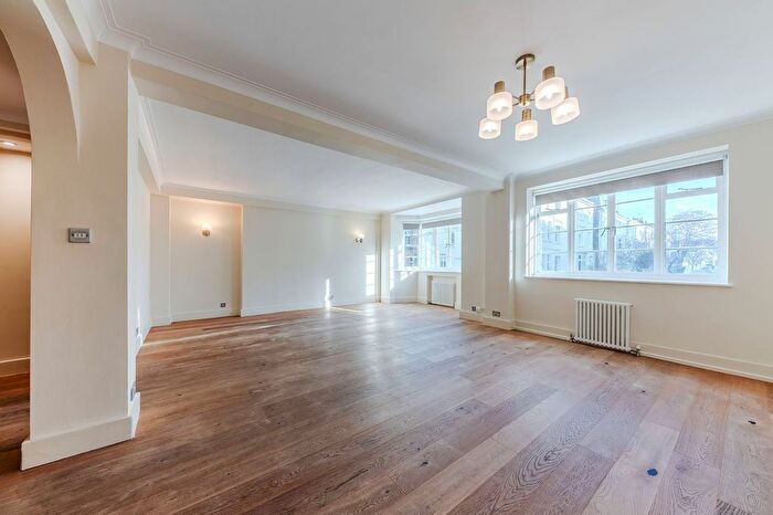 3 Bedroom Flat To Rent In Stanford Road, London, W8