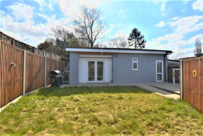 2 Bedroom Bungalow For Sale In Hockenden Lane Swanley, BR8