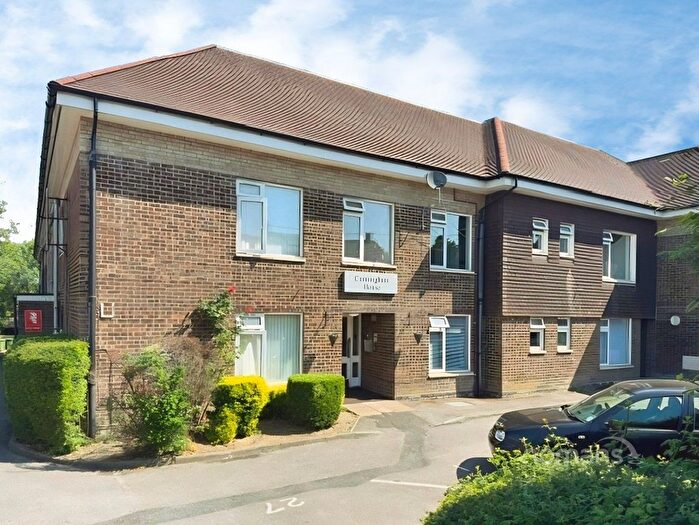 1 Bedroom Flat To Rent In Claylands Road, Bishops Waltham, Southampton, SO32