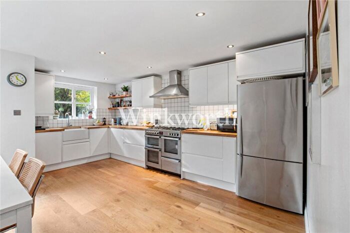 4 Bedroom Terraced House For Sale In Westminster Drive, London, N13