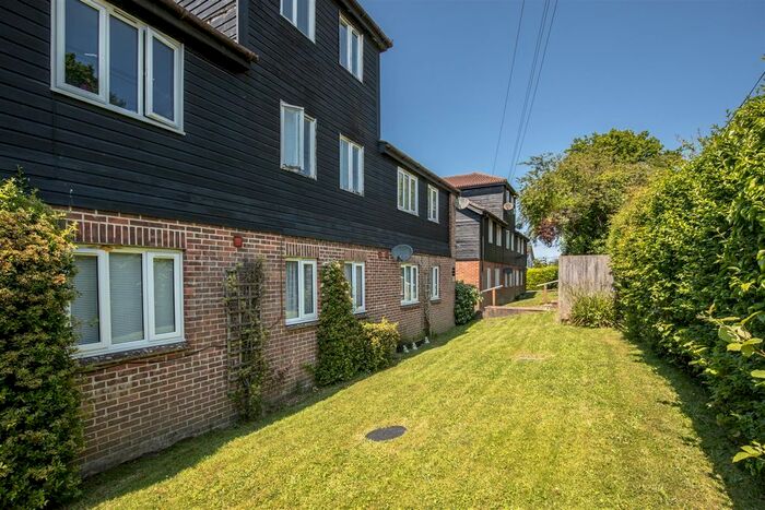 2 Bedroom Flat For Sale In Streatfield Road, Heathfield, TN21