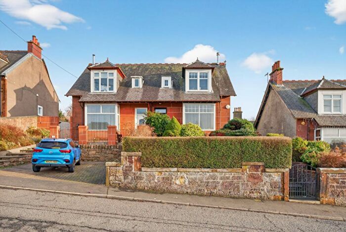 3 Bedroom Semi-Detached House For Sale In Gardenrose Path, Maybole, KA19