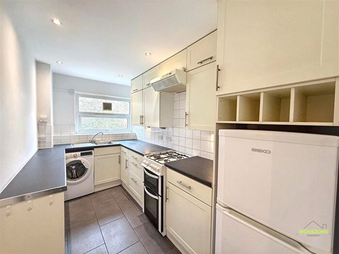2 Bedroom Maisonette For Sale In Summerley Street, Earlsfield, SW18