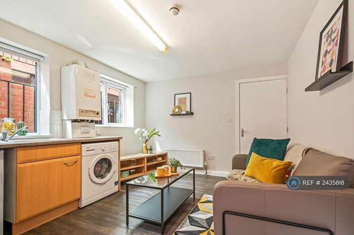 1 Bedroom Flat To Rent In Ash Road, Leeds, LS6