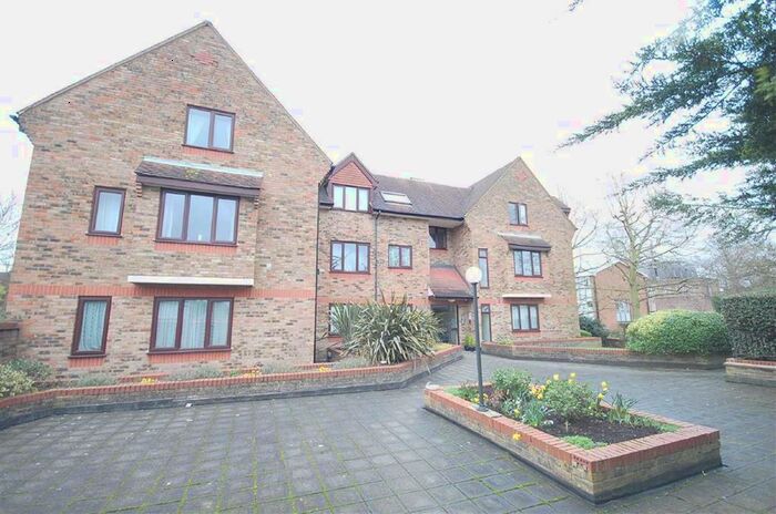 Studio To Rent In The Oaks, Ruislip, HA4