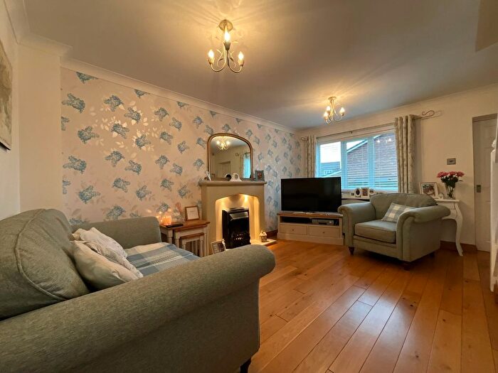 3 Bedroom Semi-detached House For Sale In North Drive, Hebburn, Tyne And Wear, NE31