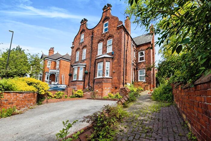 5 Bedroom Semi-Detached House For Sale In Yarborough Road, Lincoln, LN1