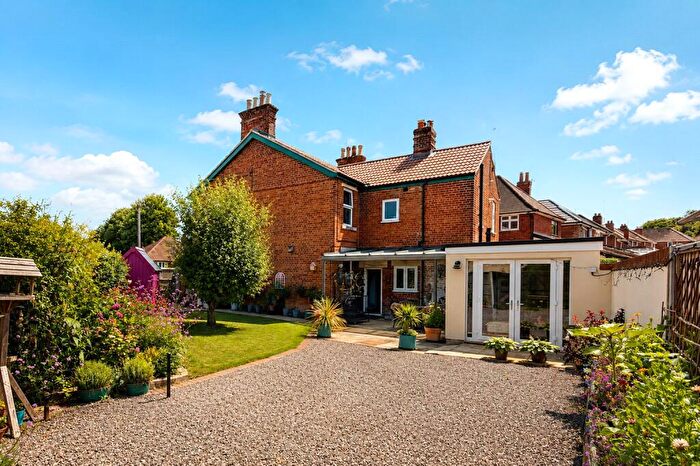3 Bedroom Semi Detached House For Sale In Eden Vale Road, Westbury, BA13
