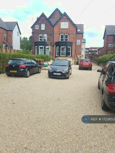 3 Bedroom Flat To Rent In Lidgett Lane, Leeds, LS17