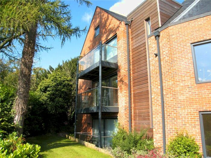 2 Bedroom Flat To Rent In Bereweeke Road, Winchester, Hampshire, SO22