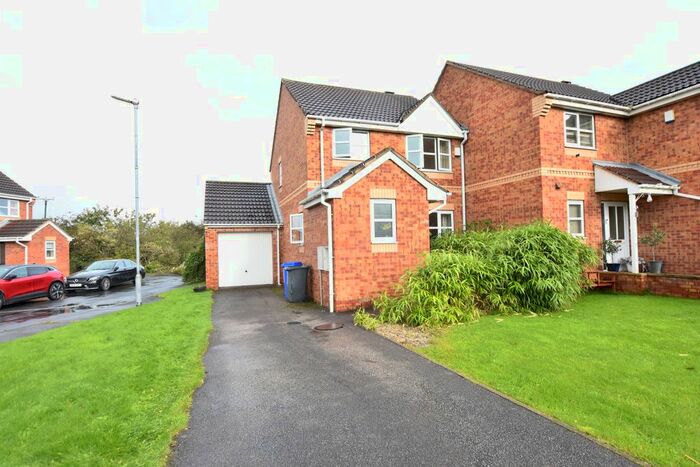 3 Bedroom Semi-Detached House To Rent In Regent Court, Hoyland Common, Barnsley, S74