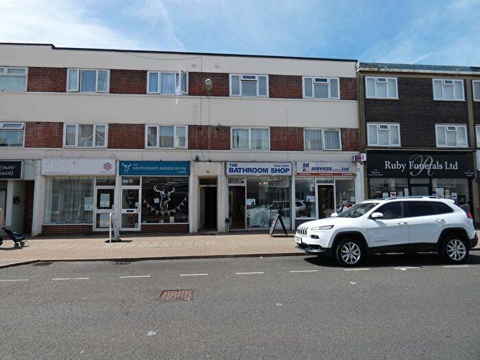 2 Bedroom Flat For Sale In Lee Court, High Street, Lee-On-The-Solent, PO13