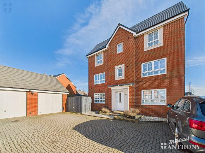 4 Bedroom Semi Detached House For Sale In Nutmeg Close, Broughton, HP22