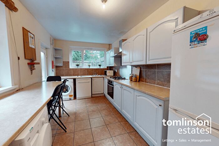 4 Bedroom Terraced House For Sale In Ilkeston Road, Lenton, NG7