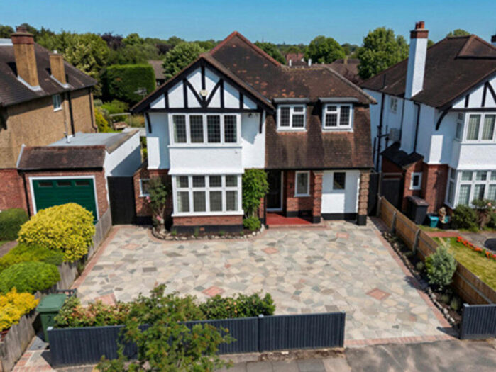 5 Bedroom Detached House For Sale In South View, Bromley, BR1