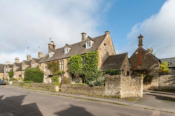 5 Bedroom Semi-Detached House For Sale In Sandford St. Martin, Chipping Norton, Oxfordshire, OX7