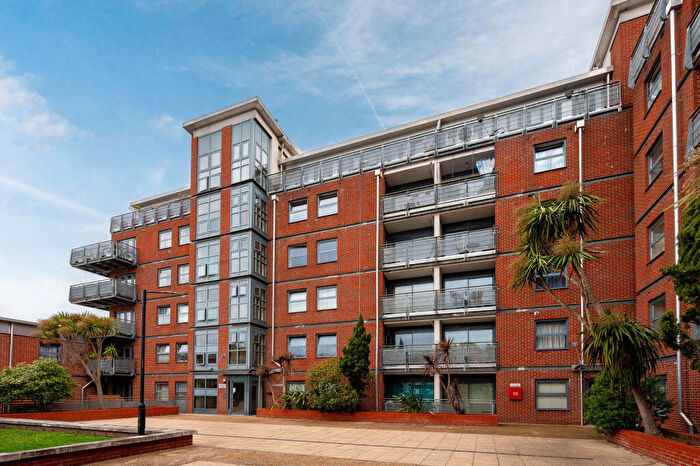 2 Bedroom Flat For Sale In Butterfield House, Woolwich, London, SE18