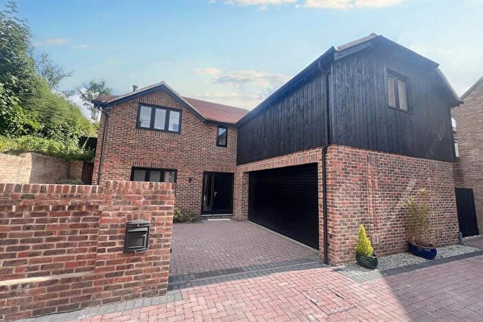 4 Bedroom Detached House For Sale In Bere Regis, BH20