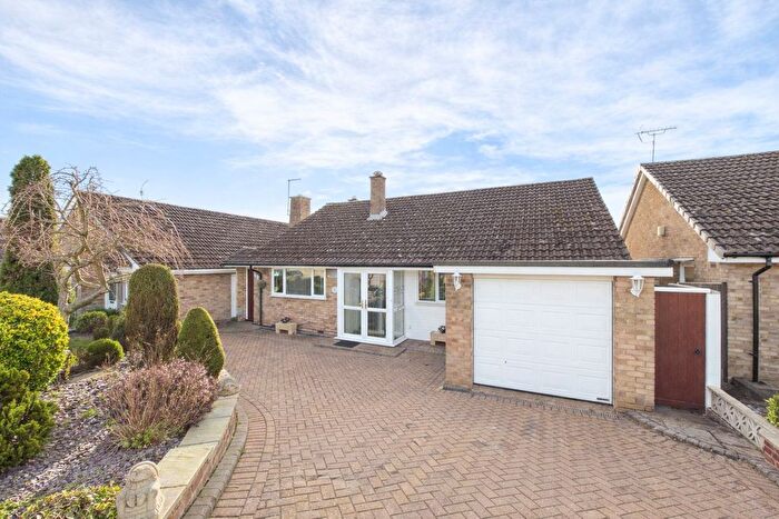 3 Bedroom Bungalow For Sale In Stotfold Road, Hitchin, SG4