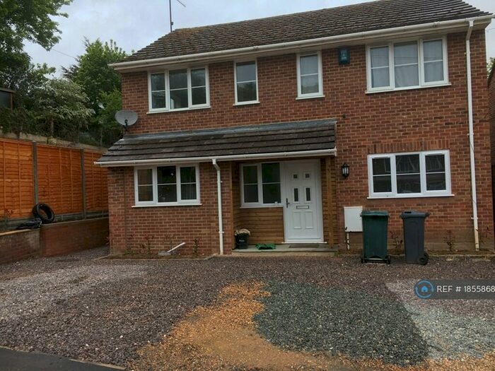 2 Bedroom Semi-Detached House To Rent In Queen Street, Reading, RG4