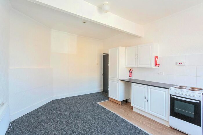 1 Bedroom Flat To Rent In Holmfield Road, Blackpool, Lancashire, FY2
