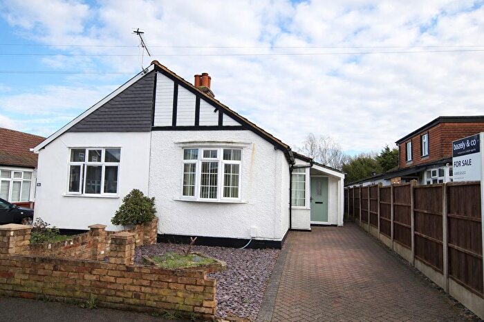 3 Bedroom Semi Detached Bungalow For Sale In Wood Road, Shepperton, TW17