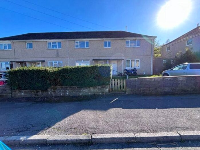 2 Bedroom Flat To Rent In Bryn Road, Waunarlwydd, Swansea, SA5