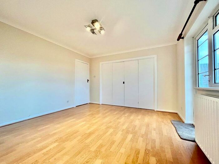 3 Bedroom Property To Rent In Garden Close, Ruislip, HA4