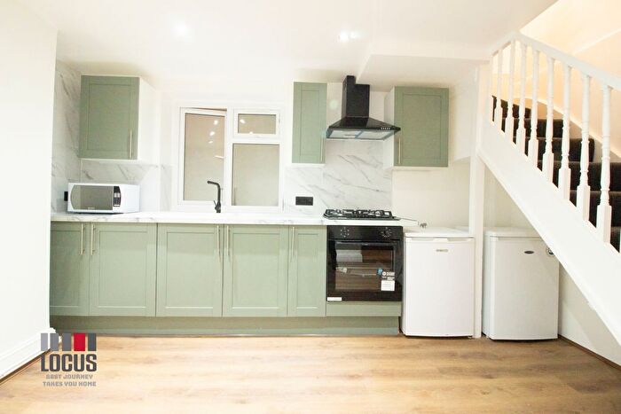 1 Bedroom Flat To Rent In Victoria Park Road, Hackney, E9