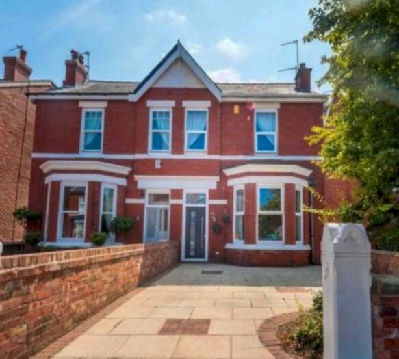 3 Bedroom Semi-Detached House To Rent In Richmond Road, Birkdale, PR8