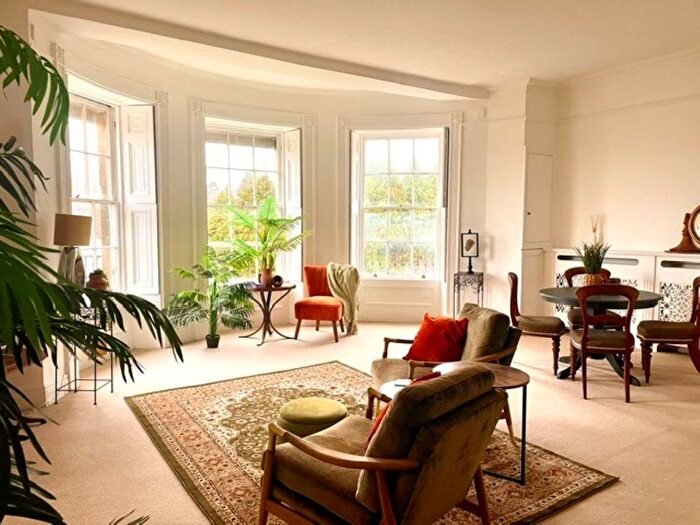 1 Bedroom Flat For Sale In Queens Parade, Bath, BA1