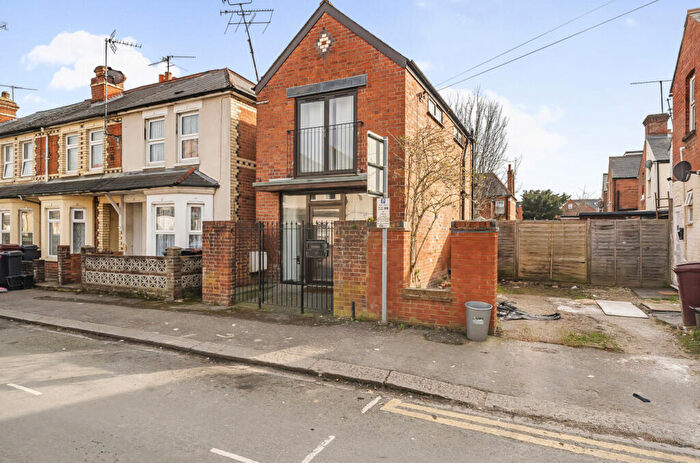 1 Bedroom Detached House For Sale In Curzon Street, Reading, Berkshire, RG30