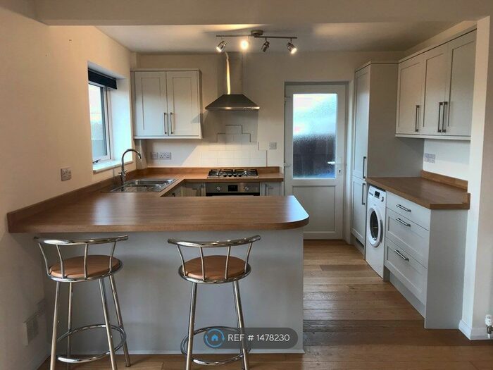 3 Bedroom Semi-Detached House To Rent In Wood End, Banbury, OX16