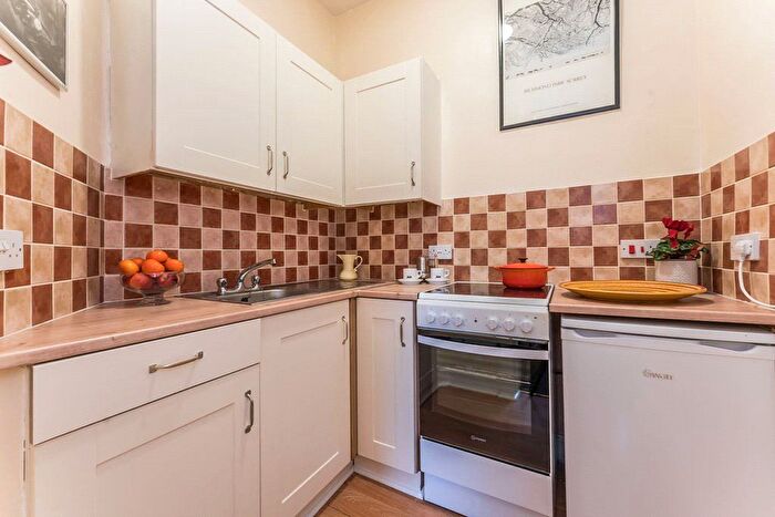 1 Bedroom Flat To Rent In Wardlaw Street, Edinburgh, EH11