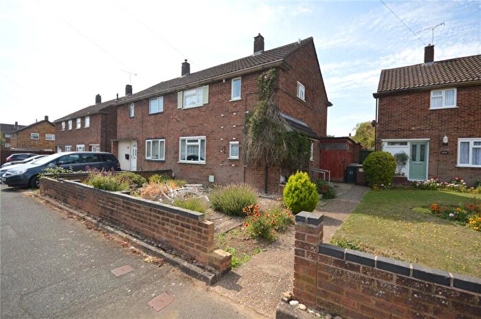 3 Bedroom Semi-Detached House For Sale In Halyard Close, Luton, Bedfordshire, LU3