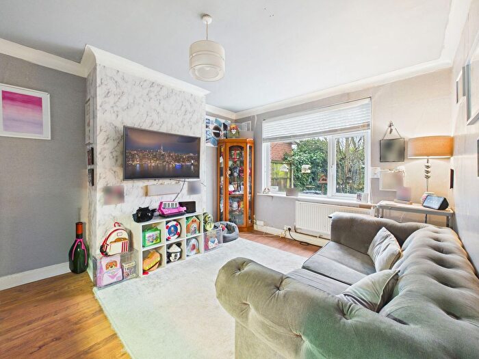 3 Bedroom Semi Detached House For Sale In Cavendish Road, Carlton, Nottingham, NG4