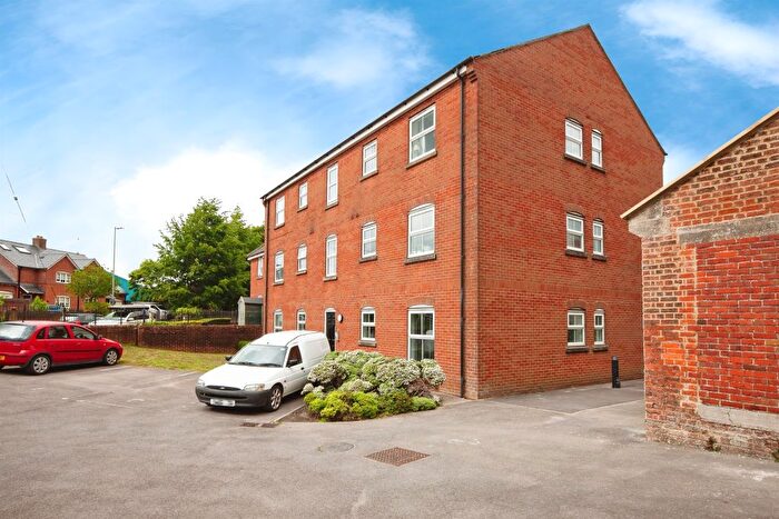 2 Bedroom Flat For Sale In Hillier Road, Devizes, SN10
