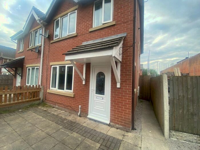 3 Bedroom Semi-Detached House To Rent In Tram Street, Platt Bridge, Wigan, WN2