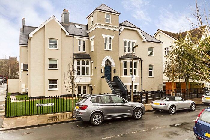 2 Bedroom Flat To Rent In Bridgeman Road, Teddington, TW11